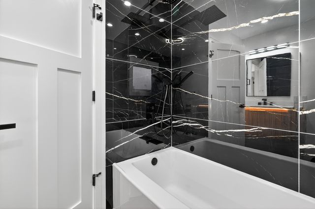 200 N Pine Street, Prospect Heights, IL 60070