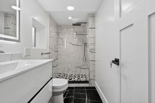 200 N Pine Street, Prospect Heights, IL 60070