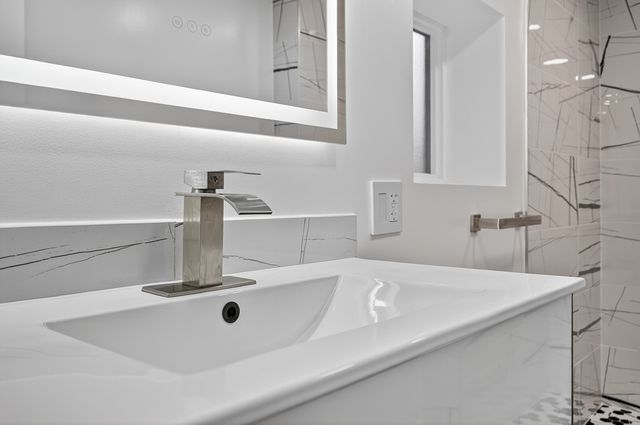 200 N Pine Street, Prospect Heights, IL 60070