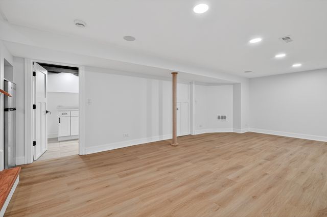 200 N Pine Street, Prospect Heights, IL 60070