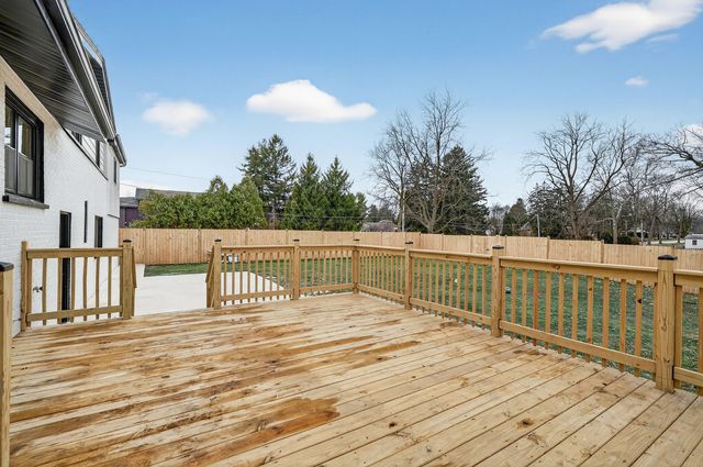 200 N Pine Street, Prospect Heights, IL 60070