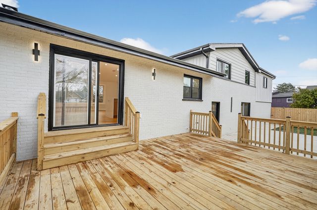 200 N Pine Street, Prospect Heights, IL 60070