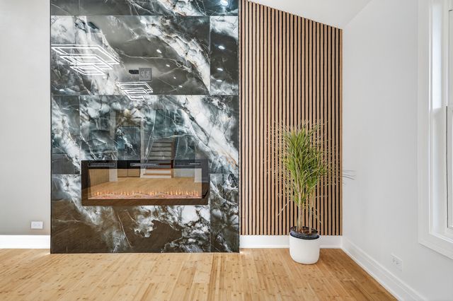 200 N Pine Street, Prospect Heights, IL 60070