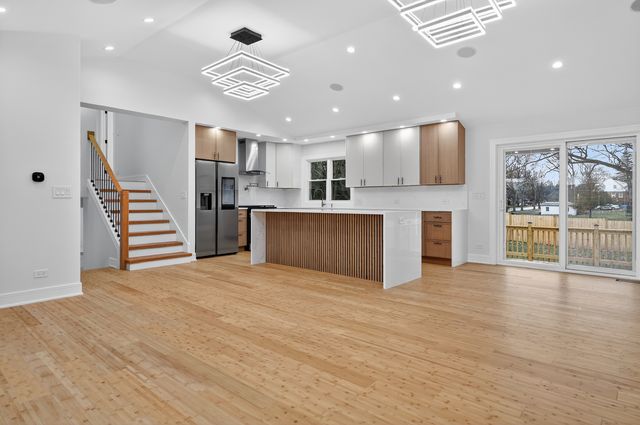 200 N Pine Street, Prospect Heights, IL 60070