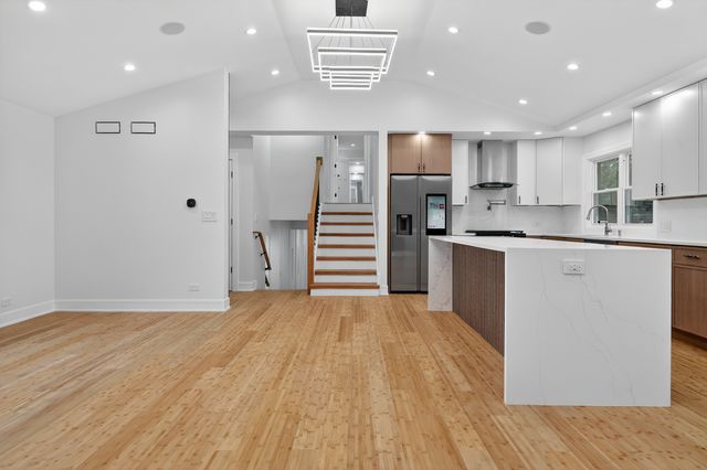 200 N Pine Street, Prospect Heights, IL 60070