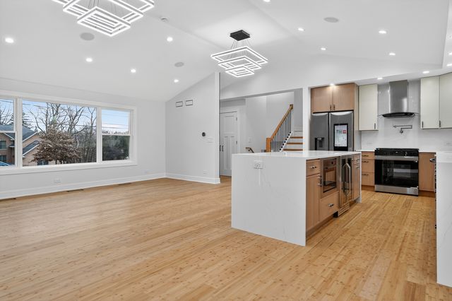 200 N Pine Street, Prospect Heights, IL 60070