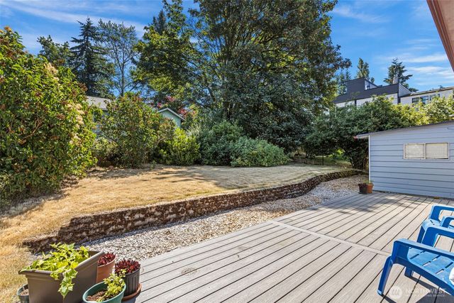 18042 10th Avenue NE, Shoreline, WA 98155