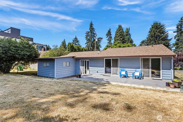 18042 10th Avenue NE, Shoreline, WA 98155