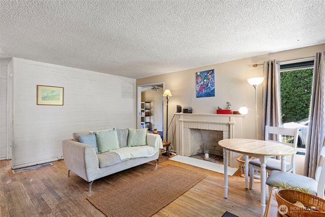 18042 10th Avenue NE, Shoreline, WA 98155