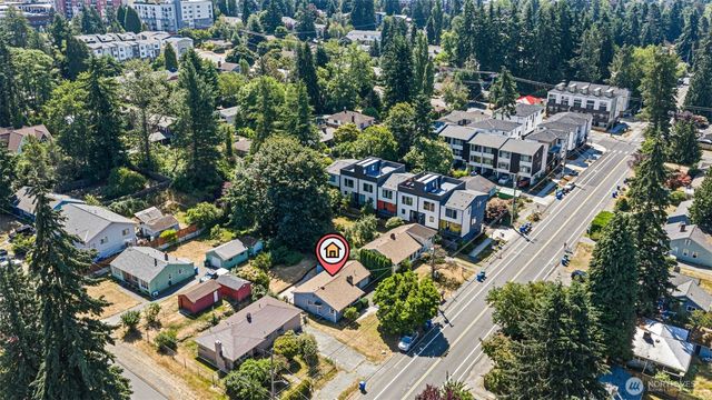 18042 10th Avenue NE, Shoreline, WA 98155