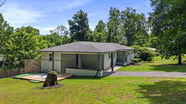 2430 Walnut Drive, NW, Cleveland, TN 37311