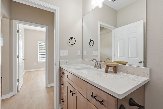 3804 Golden Acres Circle, Crestview, FL 32539