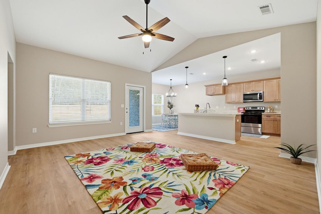 3804 Golden Acres Circle, Crestview, FL 32539