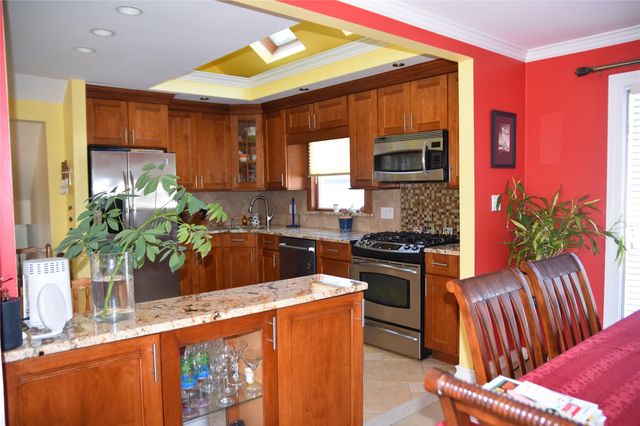 333 N Hickory Street, Massapequa, NY 11758