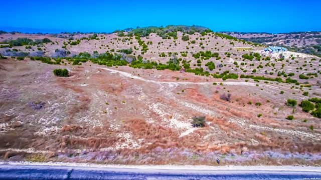 211 MAJESTIC HILLS DR, Blanco, TX 78606