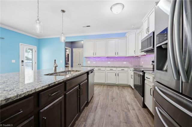 1602 Running Deer Drive, Kernersville, NC 27284