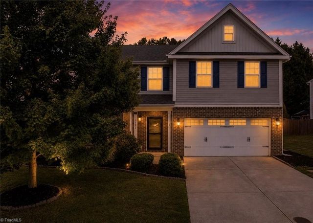 1602 Running Deer Drive, Kernersville, NC 27284