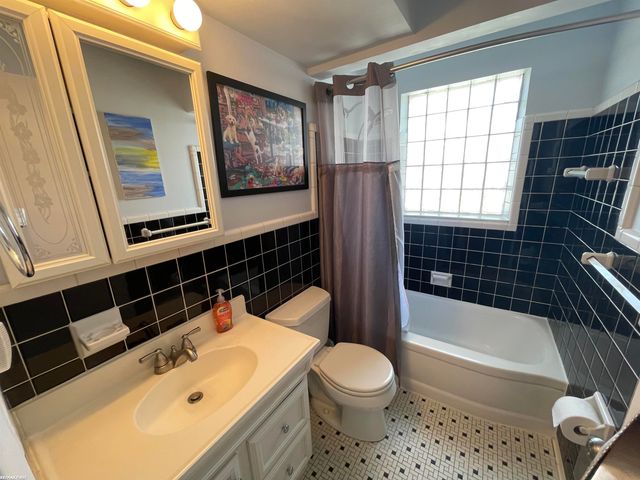 22225 Love Street, St Clair Shores, MI 48082