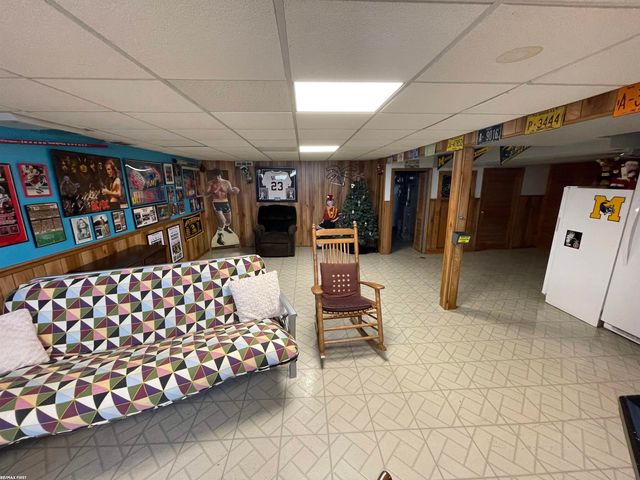 22225 Love Street, St Clair Shores, MI 48082