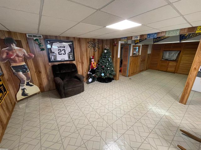 22225 Love Street, St Clair Shores, MI 48082