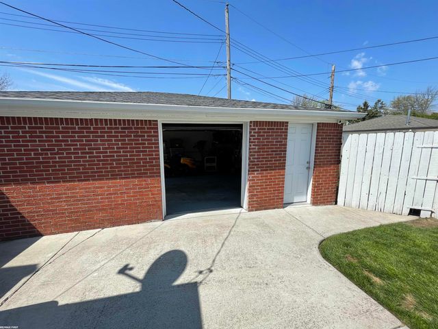 22225 Love Street, St Clair Shores, MI 48082