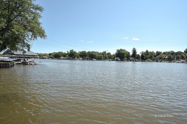 604 Bally Road, Mchenry, IL 60050