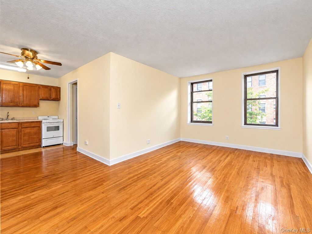 141-60 84th Road 3G, Briarwood, NY 11435 — photo 4