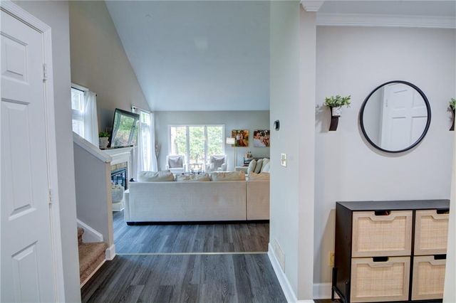 2560 Links End, Roswell, GA 30076