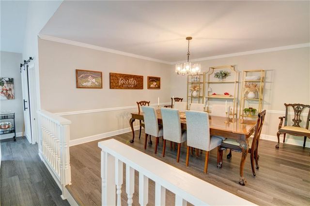 2560 Links End, Roswell, GA 30076