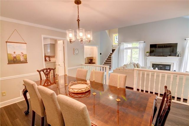 2560 Links End, Roswell, GA 30076