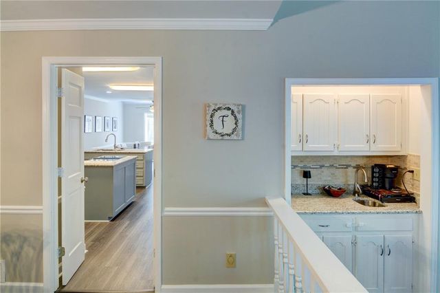 2560 Links End, Roswell, GA 30076