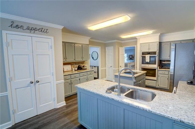 2560 Links End, Roswell, GA 30076