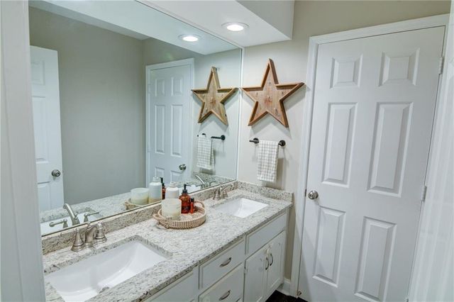 2560 Links End, Roswell, GA 30076