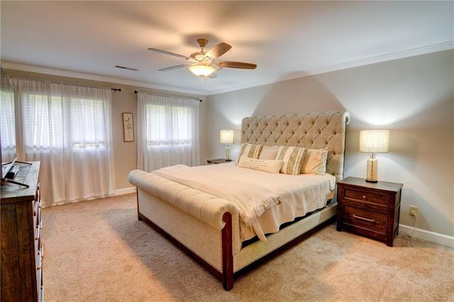 2560 Links End, Roswell, GA 30076