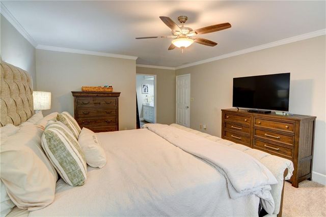 2560 Links End, Roswell, GA 30076