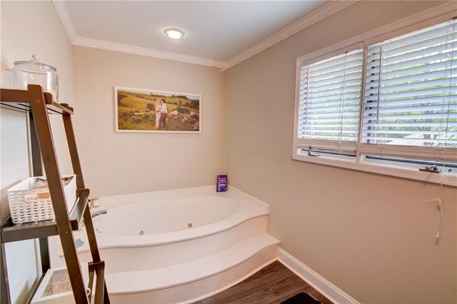 2560 Links End, Roswell, GA 30076