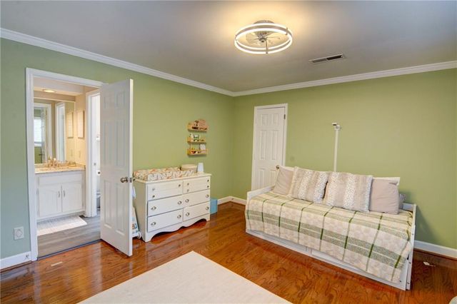 2560 Links End, Roswell, GA 30076