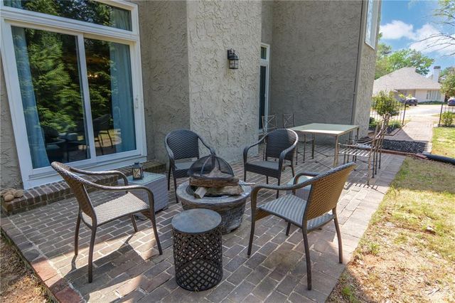 2560 Links End, Roswell, GA 30076