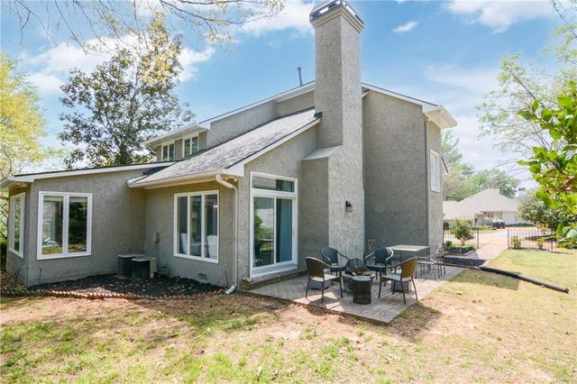 2560 Links End, Roswell, GA 30076