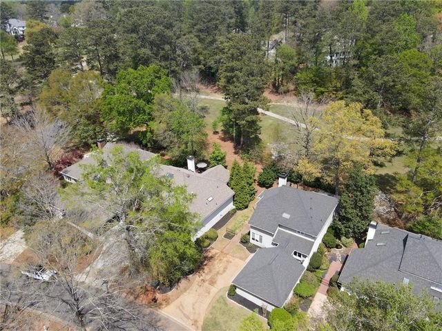 2560 Links End, Roswell, GA 30076