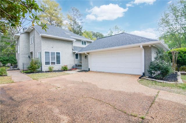 2560 Links End, Roswell, GA 30076