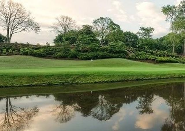 2560 Links End, Roswell, GA 30076