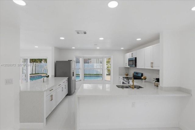 13209 NW 12th Ct, Sunrise, FL 33323