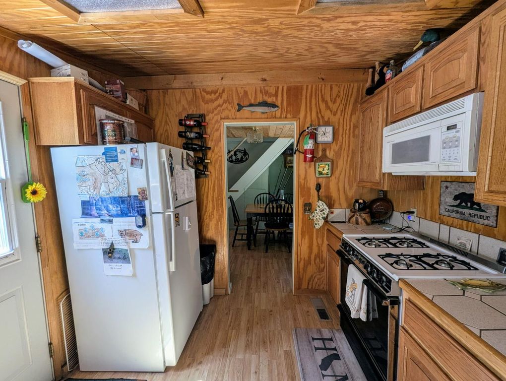 Image 15 of property listing at 65066 Stellar Jay Lane, Unincorporated, CA 93628