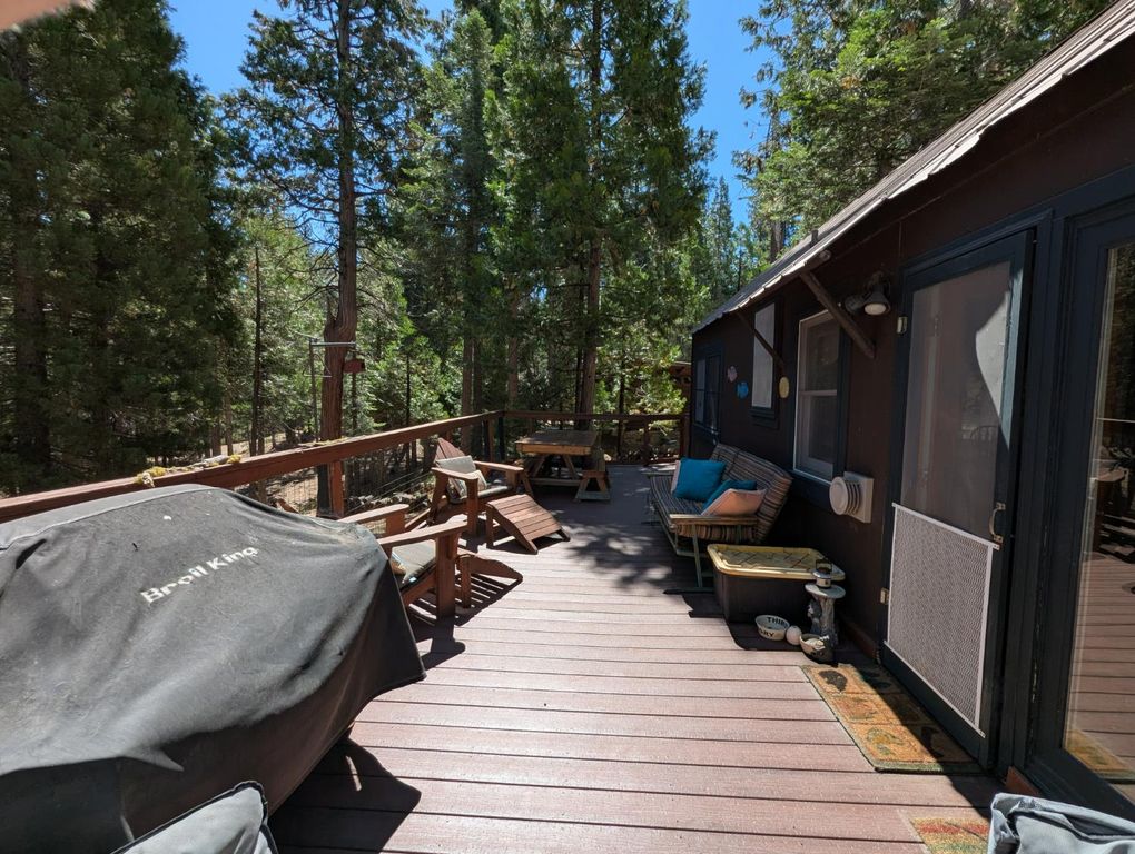 Image 18 of property listing at 65066 Stellar Jay Lane, Unincorporated, CA 93628