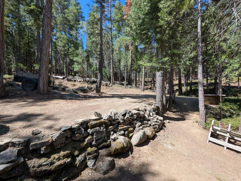 Image 23 of property listing at 65066 Stellar Jay Lane, Unincorporated, CA 93628