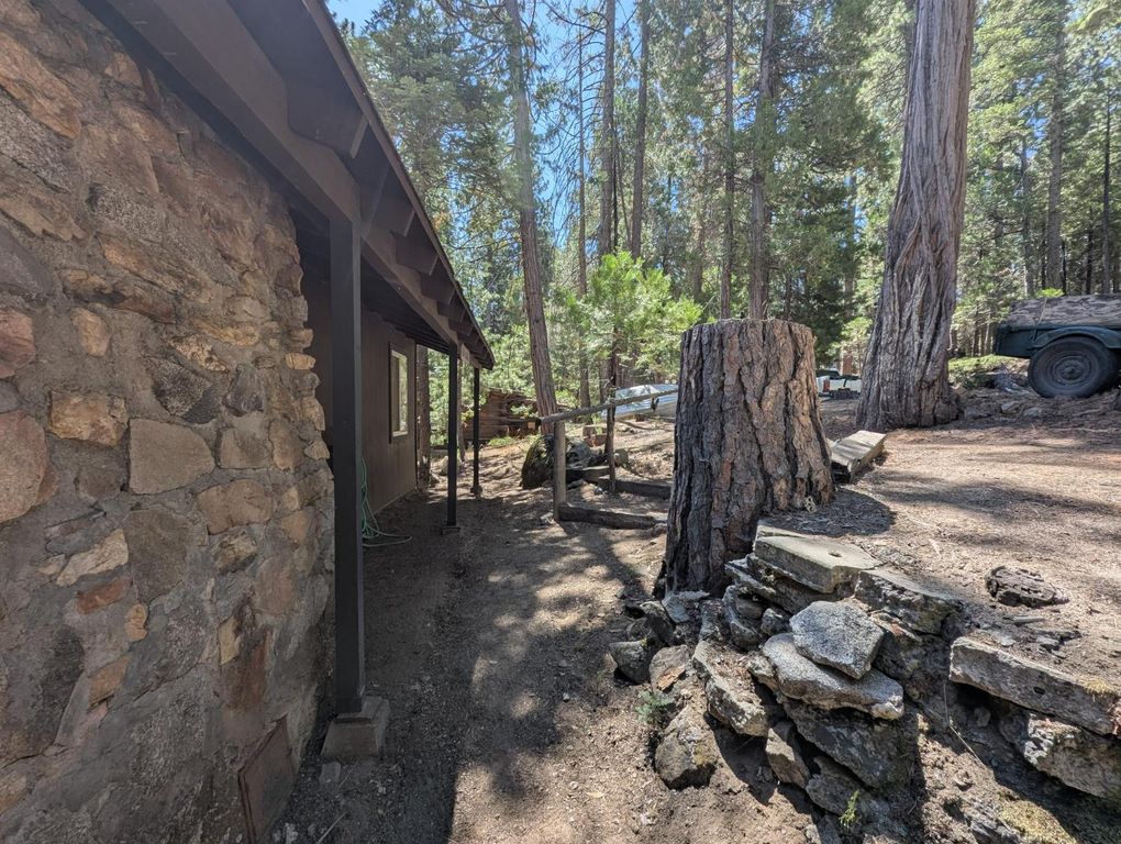 Image 24 of property listing at 65066 Stellar Jay Lane, Unincorporated, CA 93628