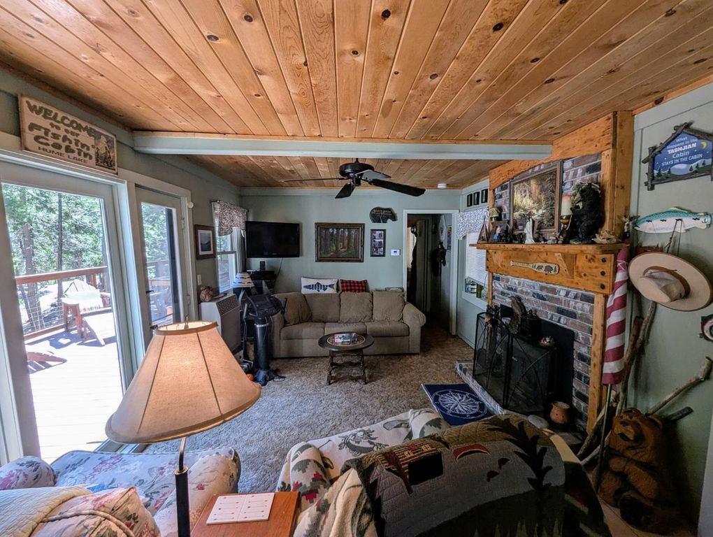 Image 4 of property listing at 65066 Stellar Jay Lane, Unincorporated, CA 93628