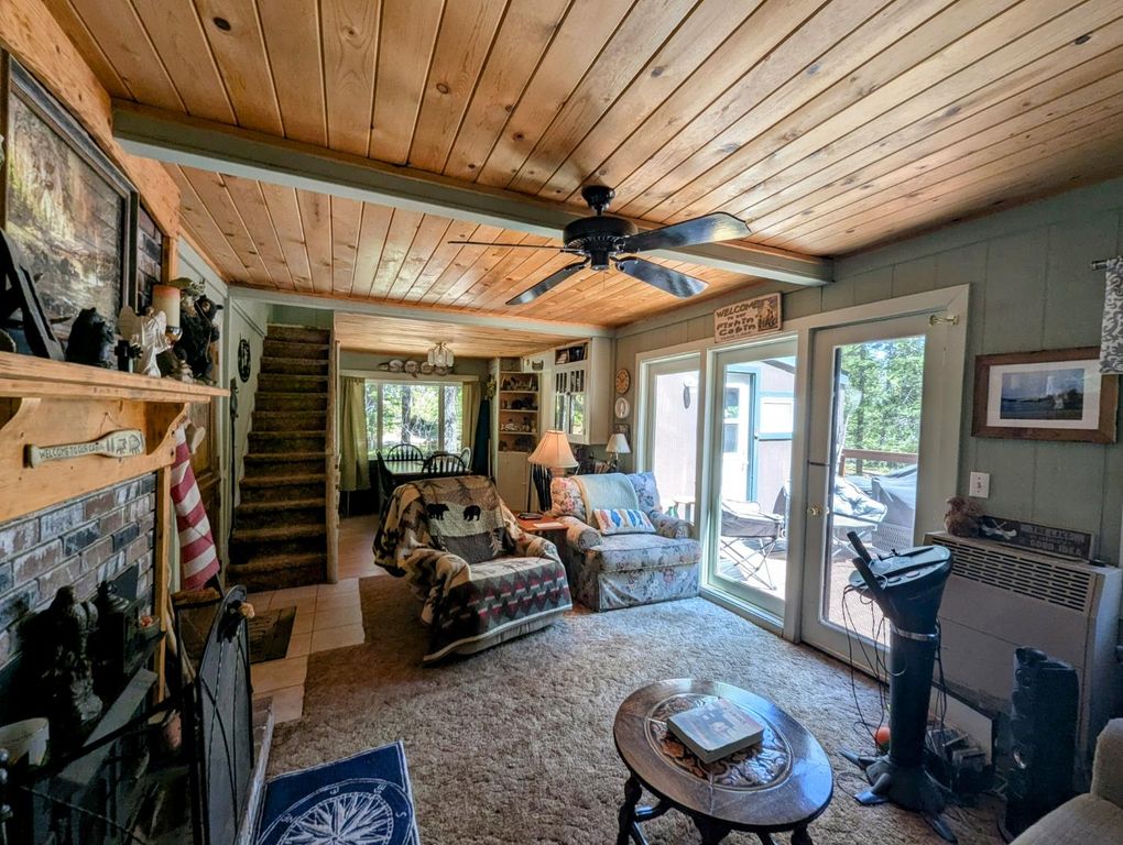 Image 7 of property listing at 65066 Stellar Jay Lane, Unincorporated, CA 93628