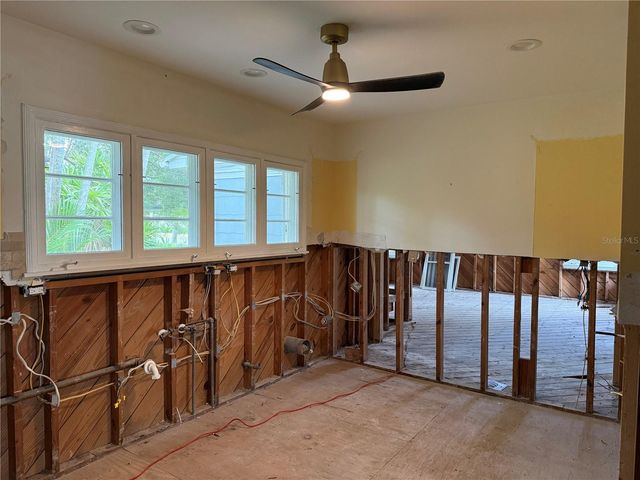 220 LYNDHURST STREET, Dunedin, FL 34698